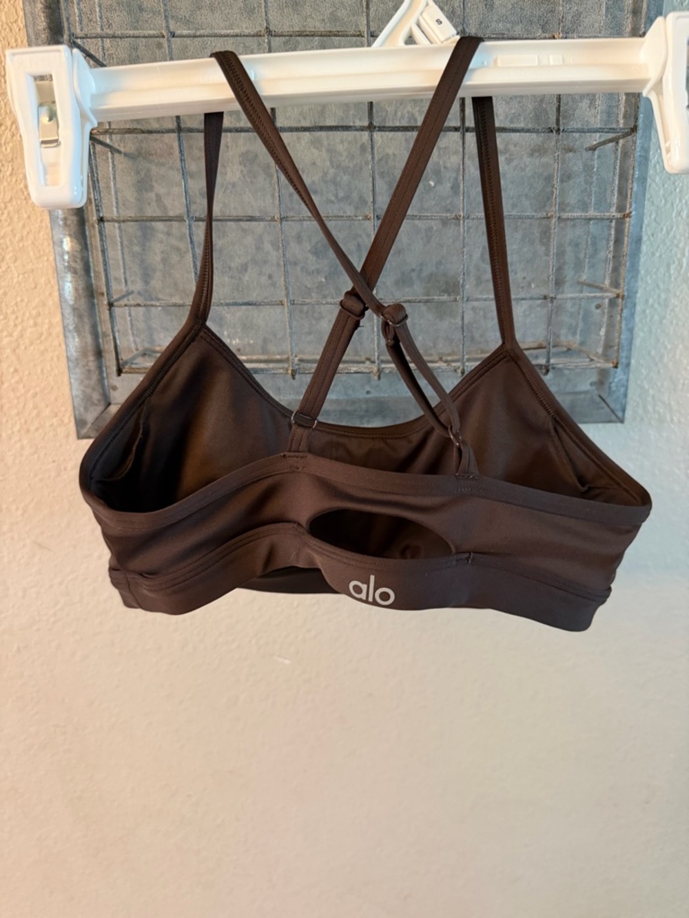 Alo Airlift Energy Short and Intrigue Bra SET– Espresso Brown - Picture 6 of 6